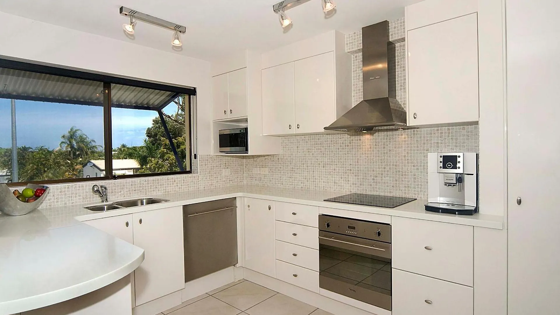 Commodore Apartments Noosa Heads