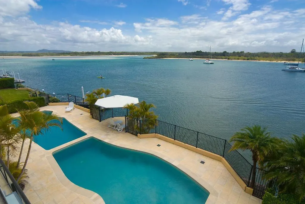 Commodore Apartments Noosa Heads