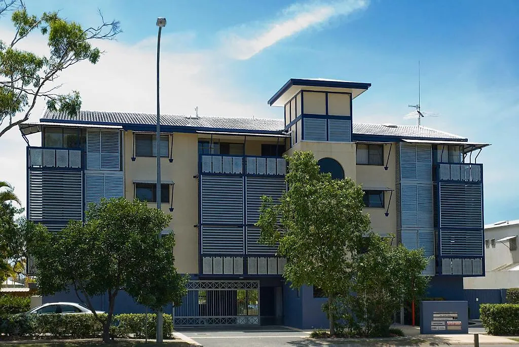 Commodore Apartments Noosa Heads