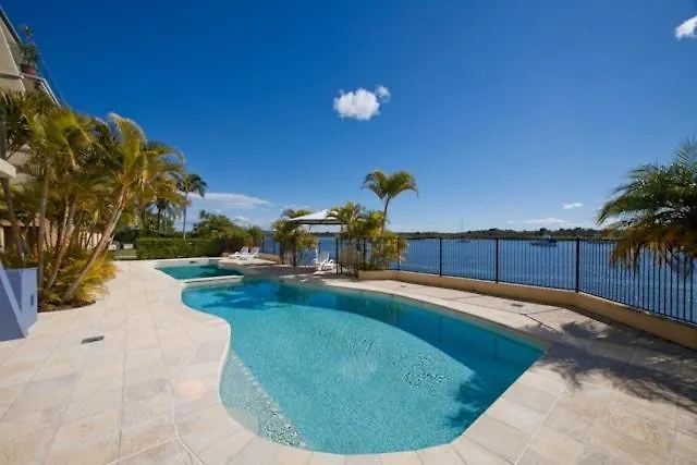 Commodore Apartments Noosa Heads Australia