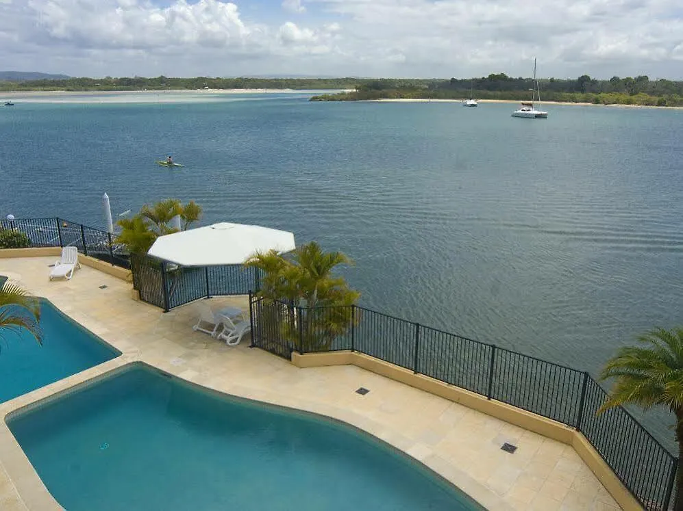 Commodore Apartments Noosa Heads
