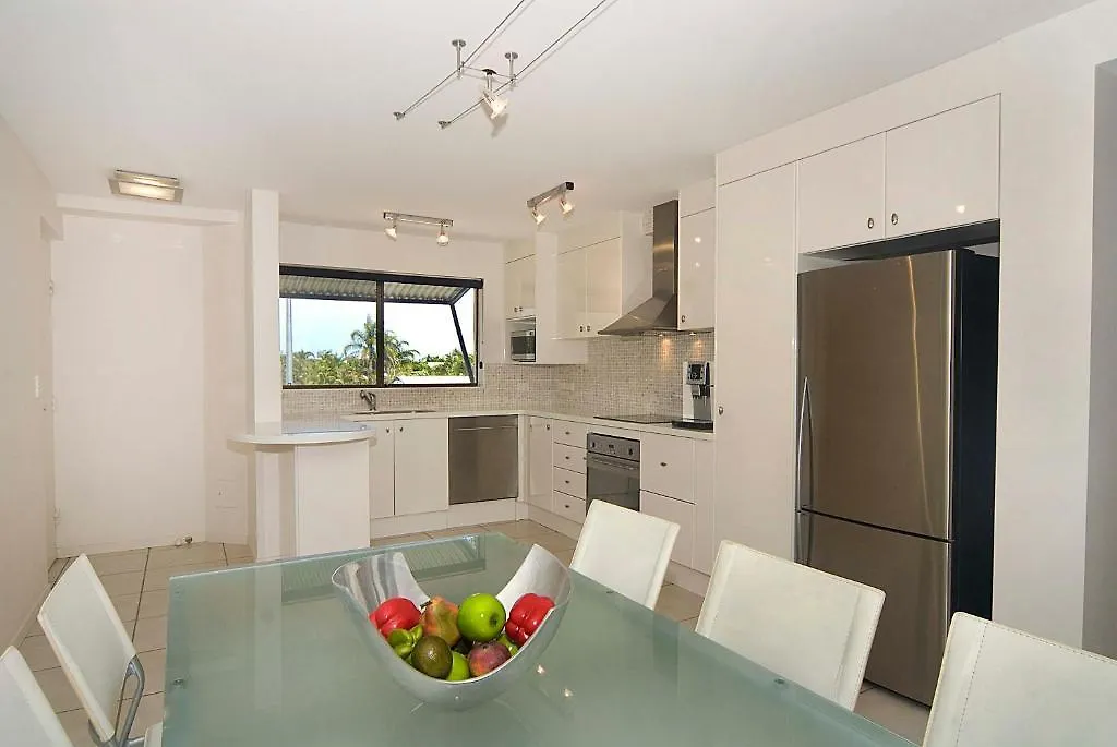Commodore Apartments Noosa Heads